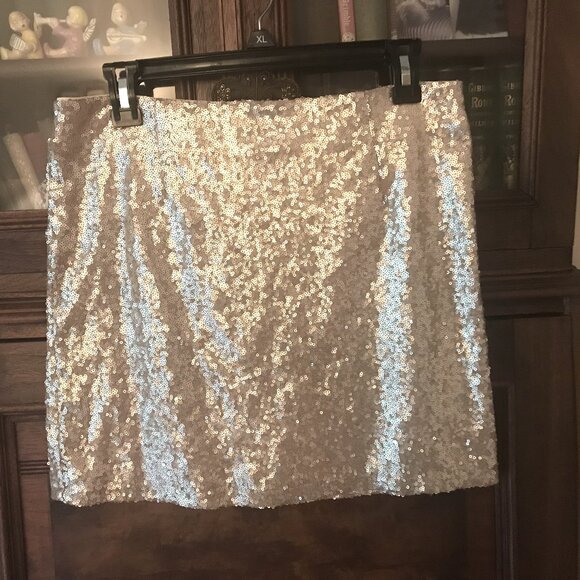 TOBI: ROSE GOLD SEQUIN MINISKIRT SIZE M - Picture 2 of 3